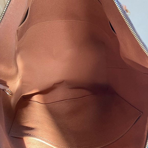 Louis Vuitton monogram Totally GM size bag. Like new excellent condition,No odor - Picture 15 of 15